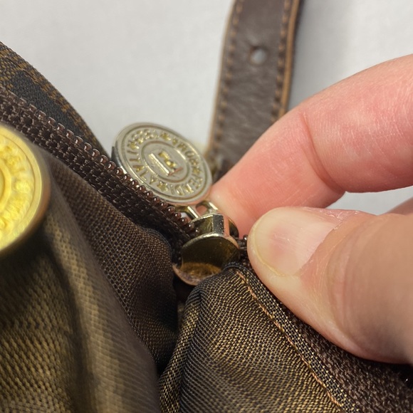 Vintage Fendi bag - Picture 10 of 10